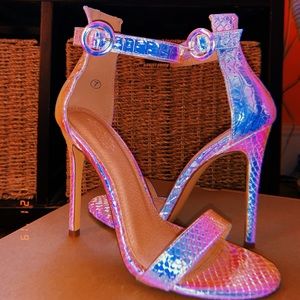 🔥Charlotte Russe Iridescent/Holographic Heels🔥